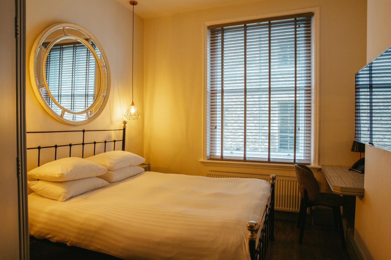 Crown Hotel スタンフォード エクステリア 写真
