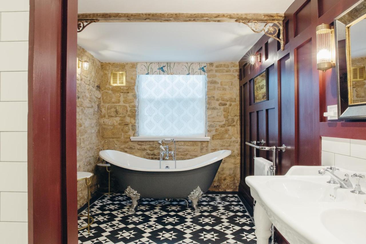 Crown Hotel スタンフォード エクステリア 写真