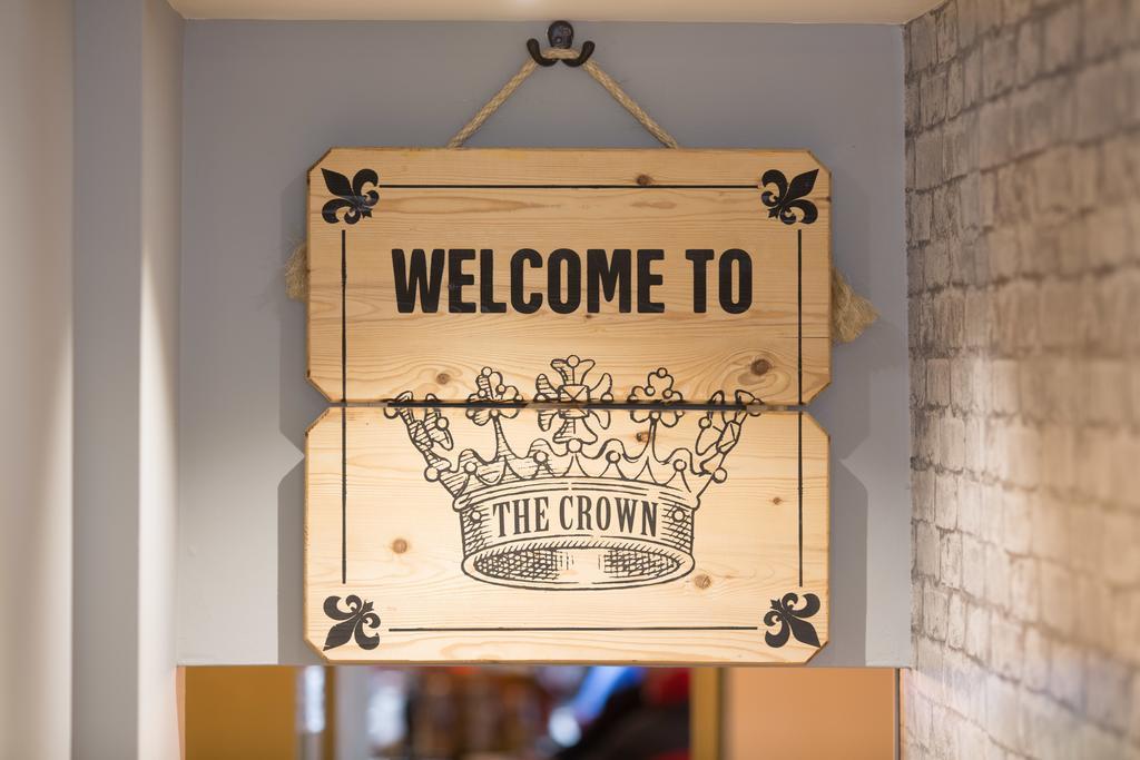Crown Hotel スタンフォード エクステリア 写真